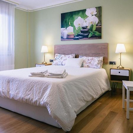Alojamiento Urabain Apartment Allo Ngoại thất bức ảnh