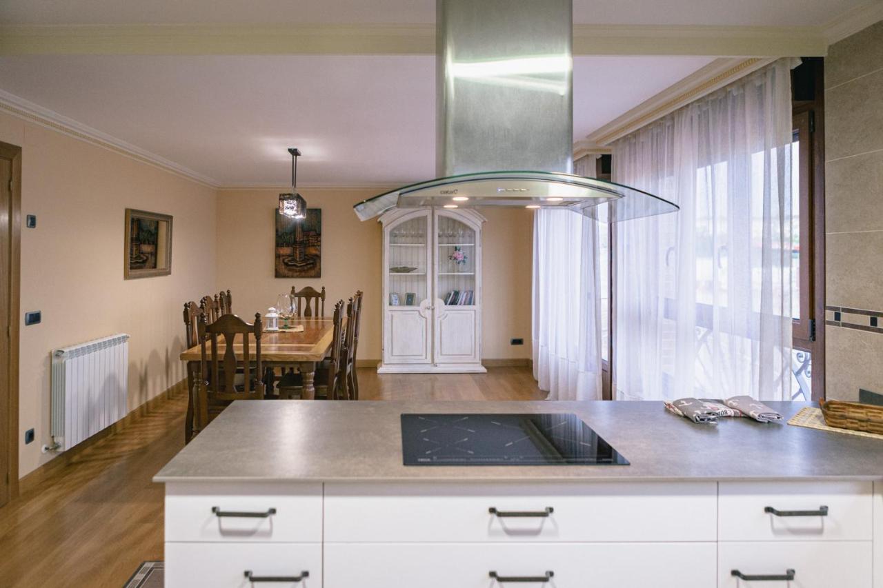 Alojamiento Urabain Apartment Allo Ngoại thất bức ảnh