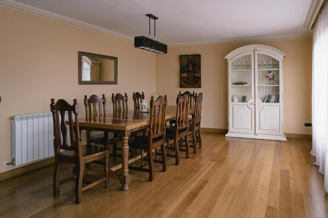 Alojamiento Urabain Apartment Allo Ngoại thất bức ảnh