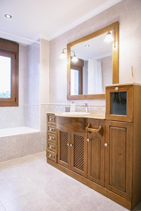 Alojamiento Urabain Apartment Allo Ngoại thất bức ảnh