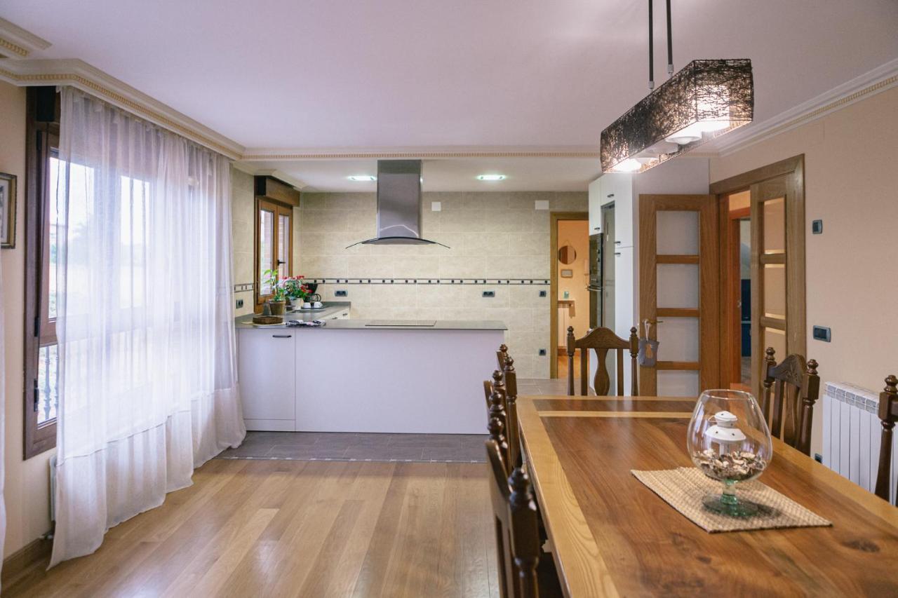 Alojamiento Urabain Apartment Allo Ngoại thất bức ảnh