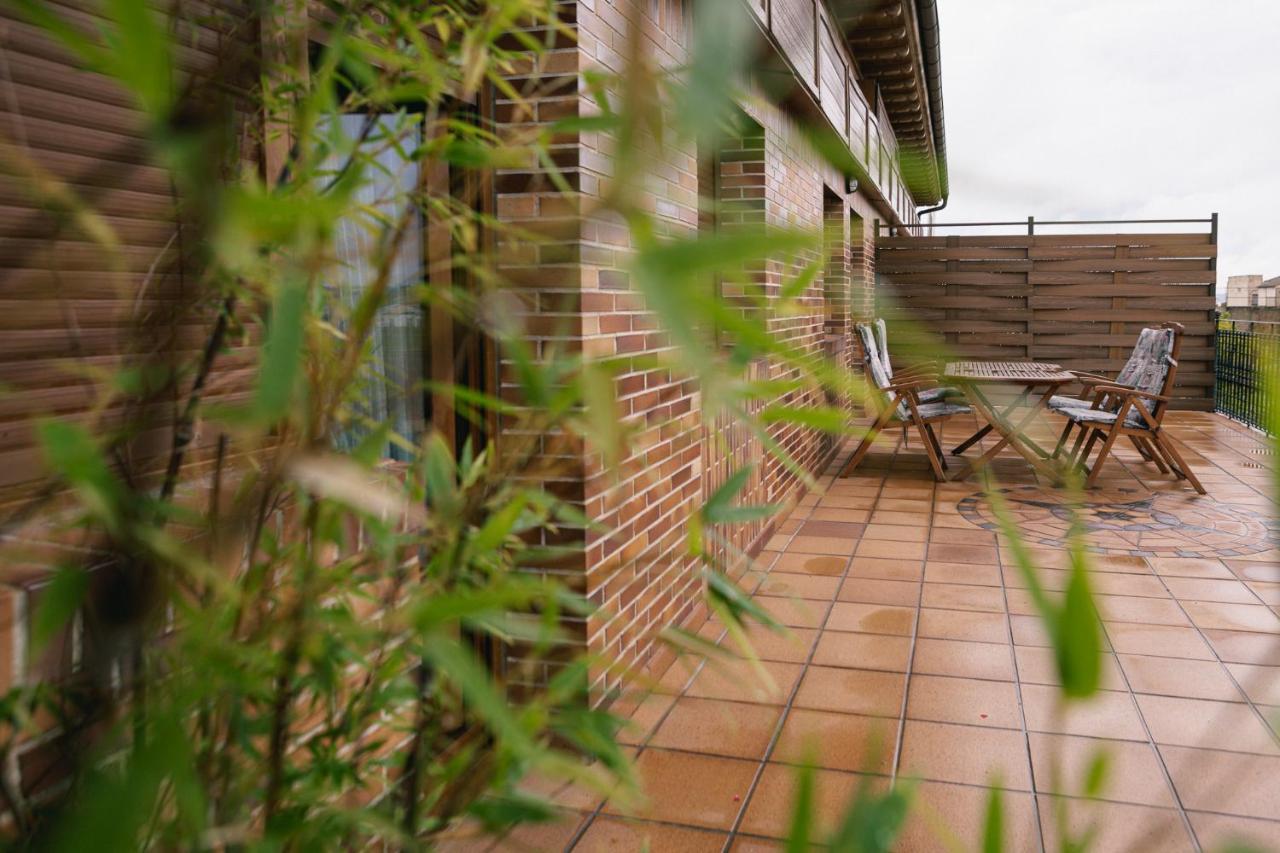Alojamiento Urabain Apartment Allo Ngoại thất bức ảnh