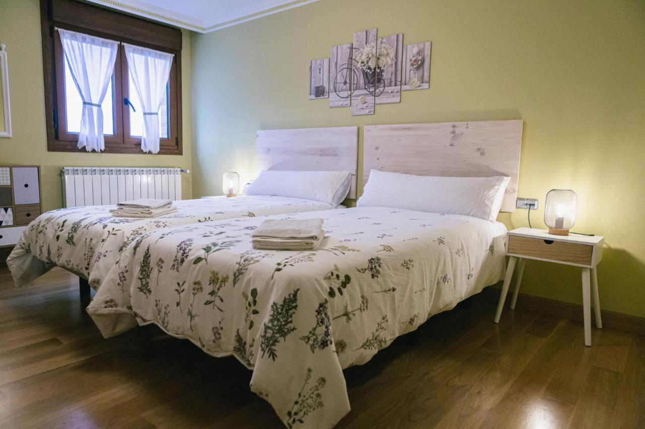 Alojamiento Urabain Apartment Allo Ngoại thất bức ảnh