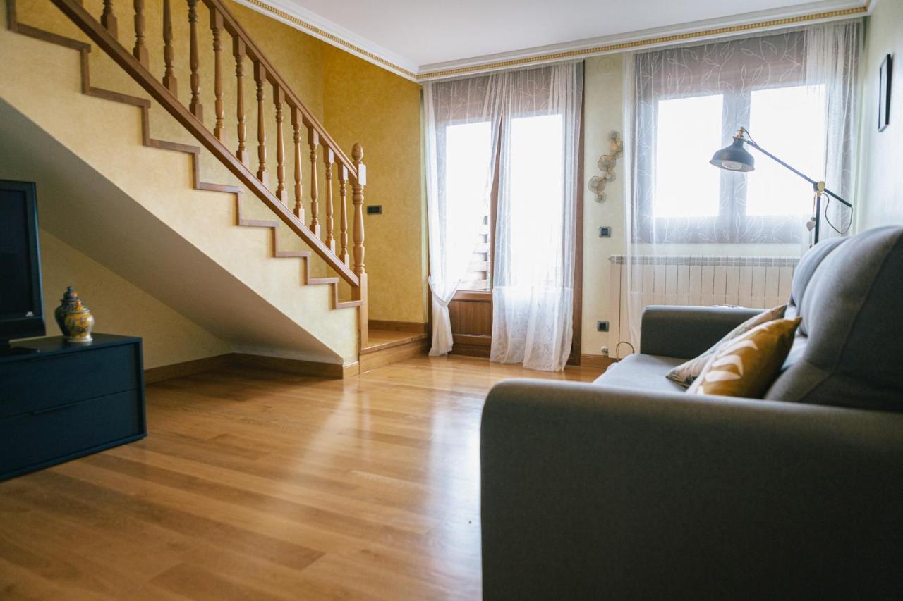 Alojamiento Urabain Apartment Allo Ngoại thất bức ảnh